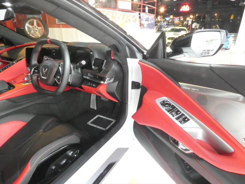 シボレー コルベット ｺﾝﾊﾞｰﾁﾌﾞﾙ  Z51ﾊﾟﾌｫｰﾏﾝｽPKG　正規D車 2024yﾓﾃﾞﾙ  黒赤ｺﾝﾋﾞ革 ｺﾝﾍﾟﾃｨｼｮﾝｼｰﾄ ｼｰﾄﾋｰﾀｰ&ﾍﾞﾝﾁﾚｰﾀｰ Aｶｰﾌﾟﾚｲ ﾌﾛﾝﾄﾘﾌﾀｰ ｸﾙｺﾝ　2年保証