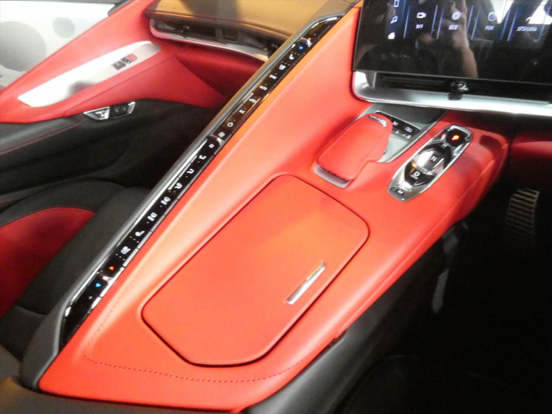 シボレー コルベット ｺﾝﾊﾞｰﾁﾌﾞﾙ  Z51ﾊﾟﾌｫｰﾏﾝｽPKG　正規D車 2024yﾓﾃﾞﾙ  黒赤ｺﾝﾋﾞ革 ｺﾝﾍﾟﾃｨｼｮﾝｼｰﾄ ｼｰﾄﾋｰﾀｰ&ﾍﾞﾝﾁﾚｰﾀｰ Aｶｰﾌﾟﾚｲ ﾌﾛﾝﾄﾘﾌﾀｰ ｸﾙｺﾝ　2年保証