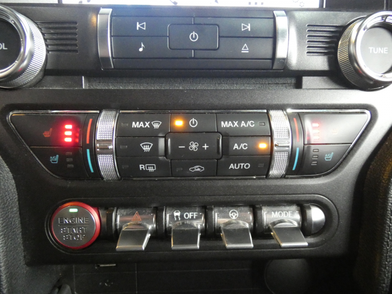 フォード マスタング GTﾌﾟﾚﾐｱﾑ  2018年ﾓﾃﾞﾙ 6MT GTﾊﾟﾌｫｰﾏﾝｽPKG 黒革 19AW Brembo 可変ﾏﾌﾗｰ AppleCarPlay 2年保証