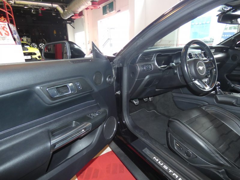 フォード マスタング GTﾌﾟﾚﾐｱﾑ  2018年ﾓﾃﾞﾙ 6MT GTﾊﾟﾌｫｰﾏﾝｽPKG 黒革 19AW Brembo 可変ﾏﾌﾗｰ AppleCarPlay 2年保証