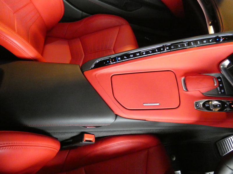 シボレー コルベット 2LT Z51ﾊﾟﾌｫｰﾏﾝｽPKG　正規D車 2022yﾓﾃﾞﾙ  赤革ｼｰﾄ ｼｰﾄﾋｰﾀｰ&ﾍﾞﾝﾁﾚｰﾀｰ Aｶｰﾌﾟﾚｲ ﾌﾛﾝﾄﾘﾌﾀｰ ｸﾙｺﾝ　2年保証