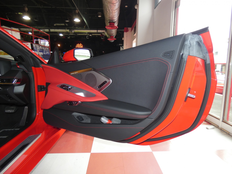 シボレー コルベット 2LT Z51ﾊﾟﾌｫｰﾏﾝｽPKG　正規D車 2022yﾓﾃﾞﾙ  赤革ｼｰﾄ ｼｰﾄﾋｰﾀｰ&ﾍﾞﾝﾁﾚｰﾀｰ Aｶｰﾌﾟﾚｲ ﾌﾛﾝﾄﾘﾌﾀｰ ｸﾙｺﾝ　2年保証