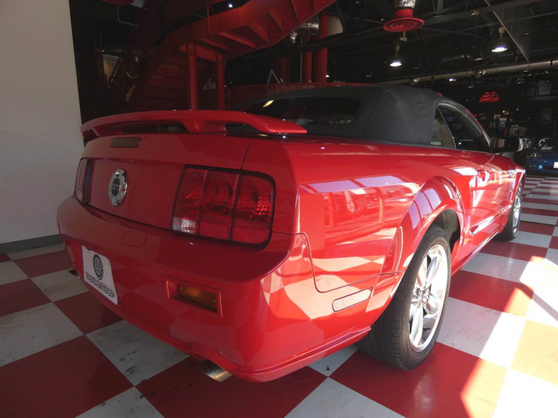 フォード マスタング GTｺﾝﾊﾞｰﾁﾌﾞﾙ Premium　2007年ﾓﾃﾞﾙ 正規D車 黒革 記録簿18ｲﾝﾁAW　2年保証
