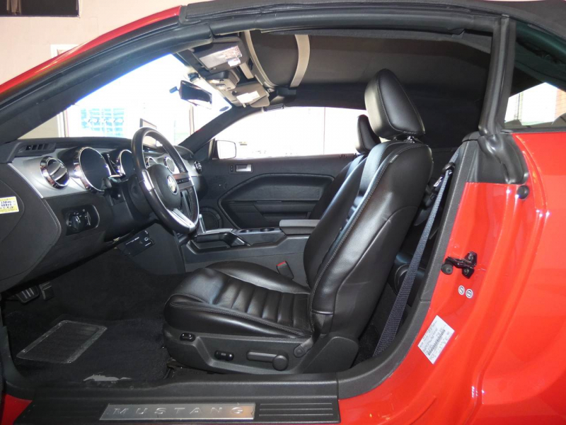 フォード マスタング GTｺﾝﾊﾞｰﾁﾌﾞﾙ Premium　2007年ﾓﾃﾞﾙ 正規D車 黒革 記録簿18ｲﾝﾁAW　2年保証