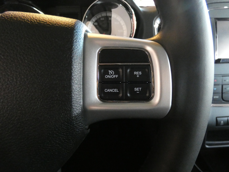 ダッジ デュランゴ RT AWD　1ｵｰﾅｰ 2011yﾓﾃﾞﾙ 新並 ﾊｰﾌﾚｻﾞｰ ｻﾝﾙｰﾌ  F＆Bｶﾒﾗ ｷｾﾉﾝ ﾊﾟﾜｰﾘｱｹﾞｰﾄ 7人乗り3rdシート　2年保証