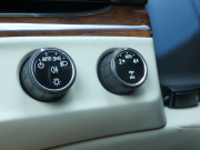 キャデラック エスカレード ﾌﾟﾚﾐｱﾑ　2015年ﾓﾃﾞﾙ 正規D車ｼｪｰﾙﾚｻﾞｰ ｼｰﾄﾋｰﾀｰ&ｸｰﾗ ｻﾝﾙｰﾌ ACC LEDﾗｲﾄ 社外24ｲﾝﾁAW　2年保証