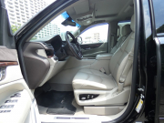 キャデラック エスカレード ﾌﾟﾚﾐｱﾑ　2015年ﾓﾃﾞﾙ 正規D車ｼｪｰﾙﾚｻﾞｰ ｼｰﾄﾋｰﾀｰ&ｸｰﾗ ｻﾝﾙｰﾌ ACC LEDﾗｲﾄ 社外24ｲﾝﾁAW　2年保証