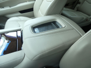 キャデラック エスカレード ﾌﾟﾚﾐｱﾑ　2015年ﾓﾃﾞﾙ 正規D車ｼｪｰﾙﾚｻﾞｰ ｼｰﾄﾋｰﾀｰ&ｸｰﾗ ｻﾝﾙｰﾌ ACC LEDﾗｲﾄ 社外24ｲﾝﾁAW　2年保証