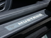 フォード マスタング ｴｺﾌﾞｰｽﾄ ﾌﾟﾚﾐｱﾑ　2018年ﾓﾃﾞﾙ 新並 黒革ｽﾎﾟｰﾂｼｰﾄ ｼｰﾄﾋｰﾀｰ＆ｸｰﾗｰ AppleCarPlay&AndoroidAuto SYNC3ﾀｯﾁﾃﾞｨｽﾌﾟﾚｲ ETC　2年保証