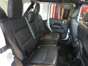 ジープ ラングラー ｱﾝﾘﾐﾃｯﾄﾞ ｻﾊﾗ　正規D車 2020yﾓﾃﾞﾙ 黒革 ｼｰﾄﾋｰﾀｰ 純正ﾅﾋﾞTV 社外ｻｲﾄﾞｽﾃｯﾌﾟ 社外17ｲﾝﾁAW LEDﾍｯﾄﾞﾗｲﾄ　2年保証