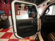 ジープ ラングラー ｱﾝﾘﾐﾃｯﾄﾞ ｻﾊﾗ　正規D車 2020yﾓﾃﾞﾙ 黒革 ｼｰﾄﾋｰﾀｰ 純正ﾅﾋﾞTV 社外ｻｲﾄﾞｽﾃｯﾌﾟ 社外17ｲﾝﾁAW LEDﾍｯﾄﾞﾗｲﾄ　2年保証