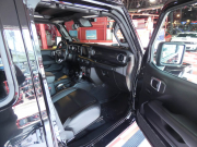 ジープ ラングラー ﾙﾋﾞｺﾝ 392　2021yﾓﾃﾞﾙ 新並 1ｵｰﾅｰ 黒革 ｽｶｲﾜﾝﾀｯﾁﾄｯﾌﾟ 可変ﾊﾞﾙﾌﾞﾏﾌﾗｰ 専用17ｲﾝﾁAW ｵｰﾄｽﾃｯﾌﾟ FOXｻｽ FSBｶﾒﾗ ETC　2年保証