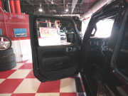 ジープ ラングラー ﾙﾋﾞｺﾝ 392　2021yﾓﾃﾞﾙ 新並 1ｵｰﾅｰ 黒革 ｽｶｲﾜﾝﾀｯﾁﾄｯﾌﾟ 可変ﾊﾞﾙﾌﾞﾏﾌﾗｰ 専用17ｲﾝﾁAW ｵｰﾄｽﾃｯﾌﾟ FOXｻｽ FSBｶﾒﾗ ETC　2年保証