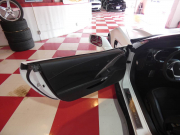 シボレー コルベット Z06　正規D車 2016yﾓﾃﾞﾙ ｽｰﾊﾟｰﾁｬｰｼﾞｬｰ搭載 ｶｰﾎﾞﾝﾙｰﾌ ｼｰﾄﾋｰﾀｰ ﾅﾋﾞTV F&Bｶﾒﾗ　2年保証