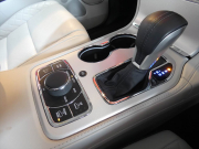 ジープ グランドチェロキー ｻﾐｯﾄ　正規D車 2019yﾓﾃﾞﾙ ﾎﾜｲﾄﾗｸﾞﾅﾚｻﾞｰ ｻﾝﾙｰﾌ 純正20ｲﾝﾁAW Aｶｰﾌﾟﾚｲ Bｶﾒﾗ　2年保証