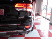 ジープ グランドチェロキー ｻﾐｯﾄ　正規D車 2019yﾓﾃﾞﾙ ﾎﾜｲﾄﾗｸﾞﾅﾚｻﾞｰ ｻﾝﾙｰﾌ 純正20ｲﾝﾁAW Aｶｰﾌﾟﾚｲ Bｶﾒﾗ　2年保証