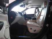 ジープ グランドチェロキー ｻﾐｯﾄ　正規D車 2019yﾓﾃﾞﾙ ﾎﾜｲﾄﾗｸﾞﾅﾚｻﾞｰ ｻﾝﾙｰﾌ 純正20ｲﾝﾁAW Aｶｰﾌﾟﾚｲ Bｶﾒﾗ　2年保証