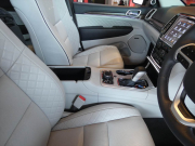 ジープ グランドチェロキー ｻﾐｯﾄ　正規D車 2019yﾓﾃﾞﾙ ﾎﾜｲﾄﾗｸﾞﾅﾚｻﾞｰ ｻﾝﾙｰﾌ 純正20ｲﾝﾁAW Aｶｰﾌﾟﾚｲ Bｶﾒﾗ　2年保証