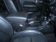 ジープ ラングラー ｱﾝﾘﾐﾃｯﾄﾞ ｻﾊﾗ　正規D車 2020yﾓﾃﾞﾙ 黒革 社外ﾊﾞﾝﾊﾟｰ ﾘﾌﾄｱｯﾌﾟ ｼﾞｪﾌﾟｾﾝ17ｲﾝﾁAW ﾅﾋﾞTV Aｶｰﾌﾟﾚｲ Bｶﾒﾗ　2年保証