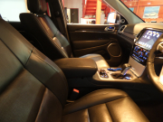 ジープ グランドチェロキー ｻﾐｯﾄ　正規D車 2019yﾓﾃﾞﾙ 黒革 ｻﾝﾙｰﾌ 純正20ｲﾝﾁAW Aｶｰﾌﾟﾚｲ Bｶﾒﾗ　2年保証