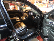 ジープ グランドチェロキー ｻﾐｯﾄ　正規D車 2019yﾓﾃﾞﾙ 黒革 ｻﾝﾙｰﾌ 純正20ｲﾝﾁAW Aｶｰﾌﾟﾚｲ Bｶﾒﾗ　2年保証