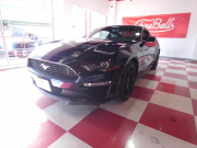 フォード マスタング ｴｺﾌﾞｰｽﾄ ﾌﾟﾚﾐｱﾑ　2019yﾓﾃﾞﾙ ﾊﾟﾌｫｰﾏﾝｽPKG  黒革ｼｰﾄﾋｰﾀｰ&ﾍﾞﾝﾁﾚｰｼｮﾝ 専用19ｲﾝﾁAW 2年保証