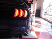 フォード マスタング ｴｺﾌﾞｰｽﾄ ﾌﾟﾚﾐｱﾑ　2019yﾓﾃﾞﾙ ﾊﾟﾌｫｰﾏﾝｽPKG  黒革ｼｰﾄﾋｰﾀｰ&ﾍﾞﾝﾁﾚｰｼｮﾝ 専用19ｲﾝﾁAW 2年保証